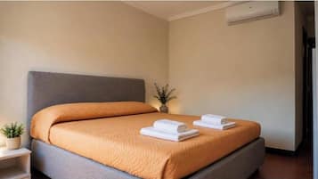 WiFi, bed sheets
