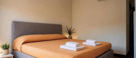 1 habitación, wifi y ropa de cama