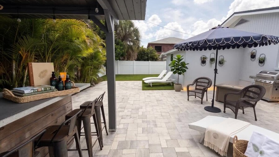 St Pete Retreat Game Room Outdoor Bar Sleeps 8