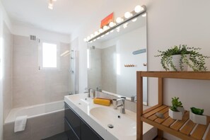 Nhà | Phòng tắm | Máy sấy tóc 