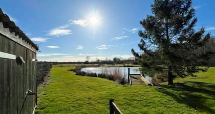 Private Fishing Lake Cottage - Pet Friendly w/