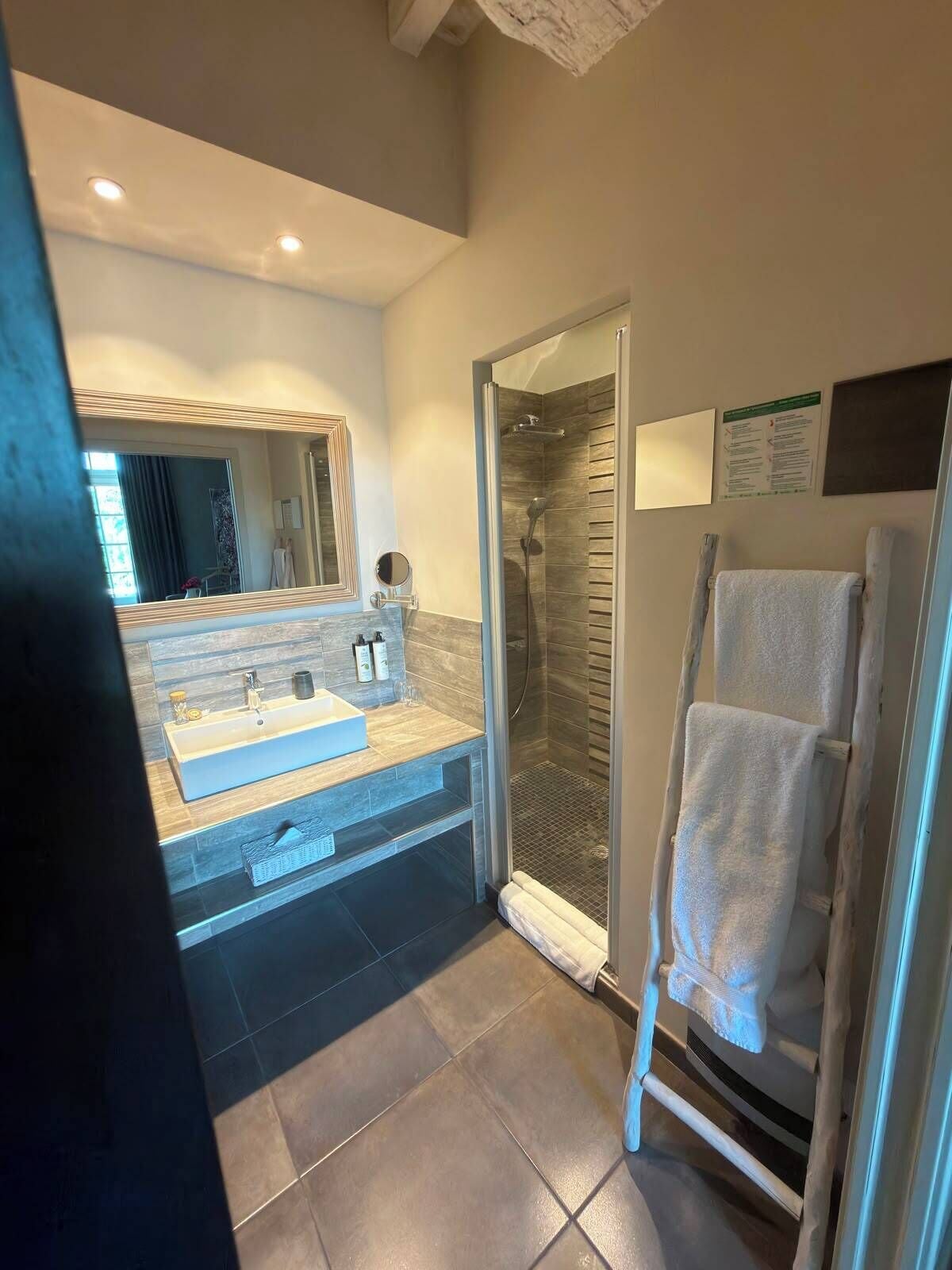 Superior Double Room, balcony | Bathroom