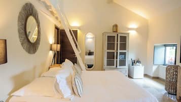 Superior-Maisonette | Zimmersafe, schallisolierte Zimmer, Babybetten, kostenloses WLAN