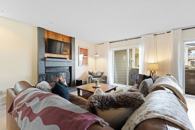 Ground floor, renovated, private patio, near outdoor trails