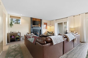 TV, fireplace - Ground floor, renovated, private patio, near outdoor trails (Fraser)