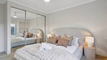 1 chambre, fer et planche à repasser, lit parapluie, Wi-Fi gratuit