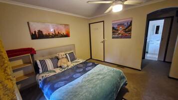 1 chambre, fer et planche à repasser, Wi-Fi gratuit, draps fournis
