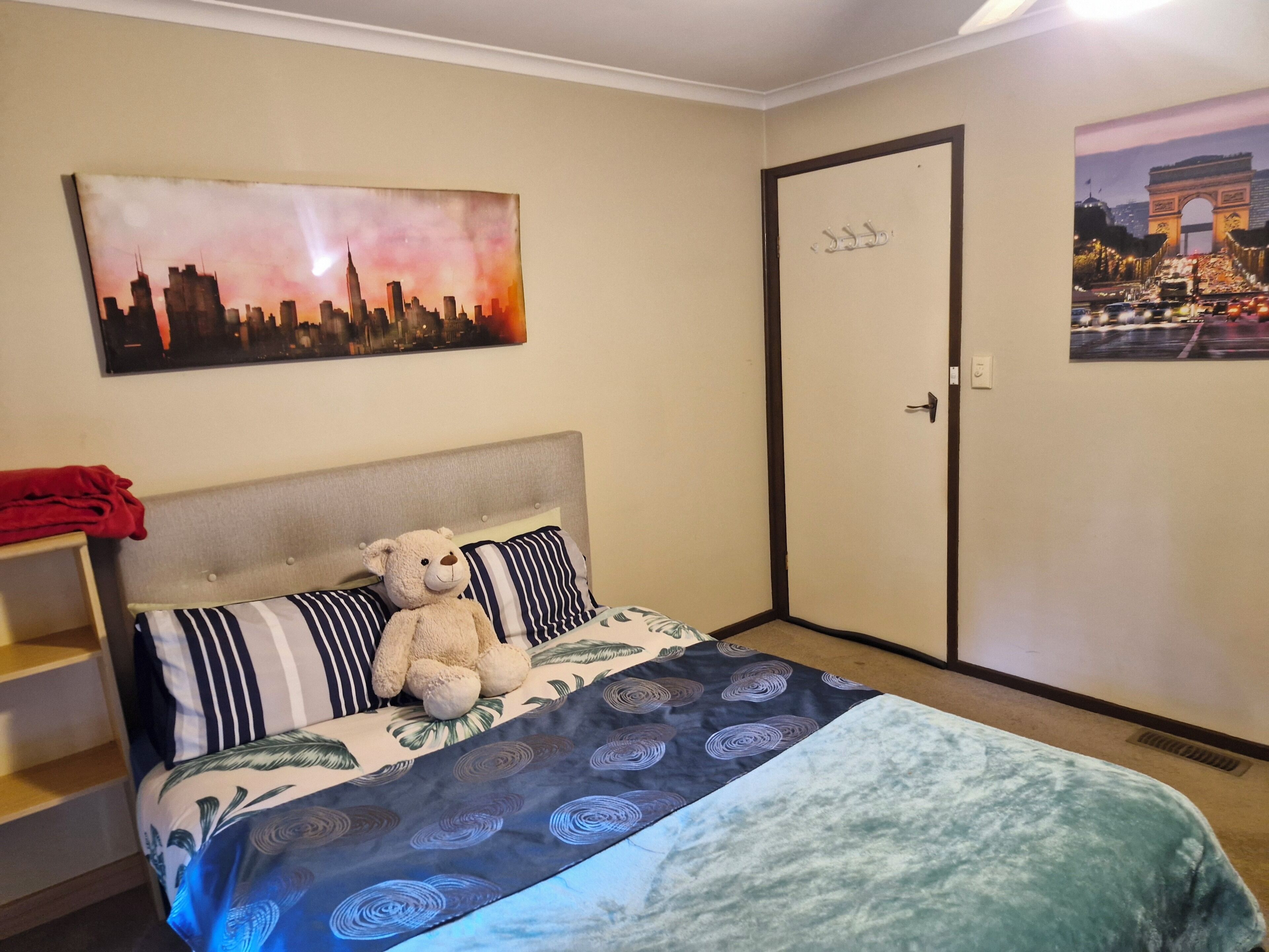1 chambre, fer et planche à repasser, Wi-Fi gratuit, draps fournis