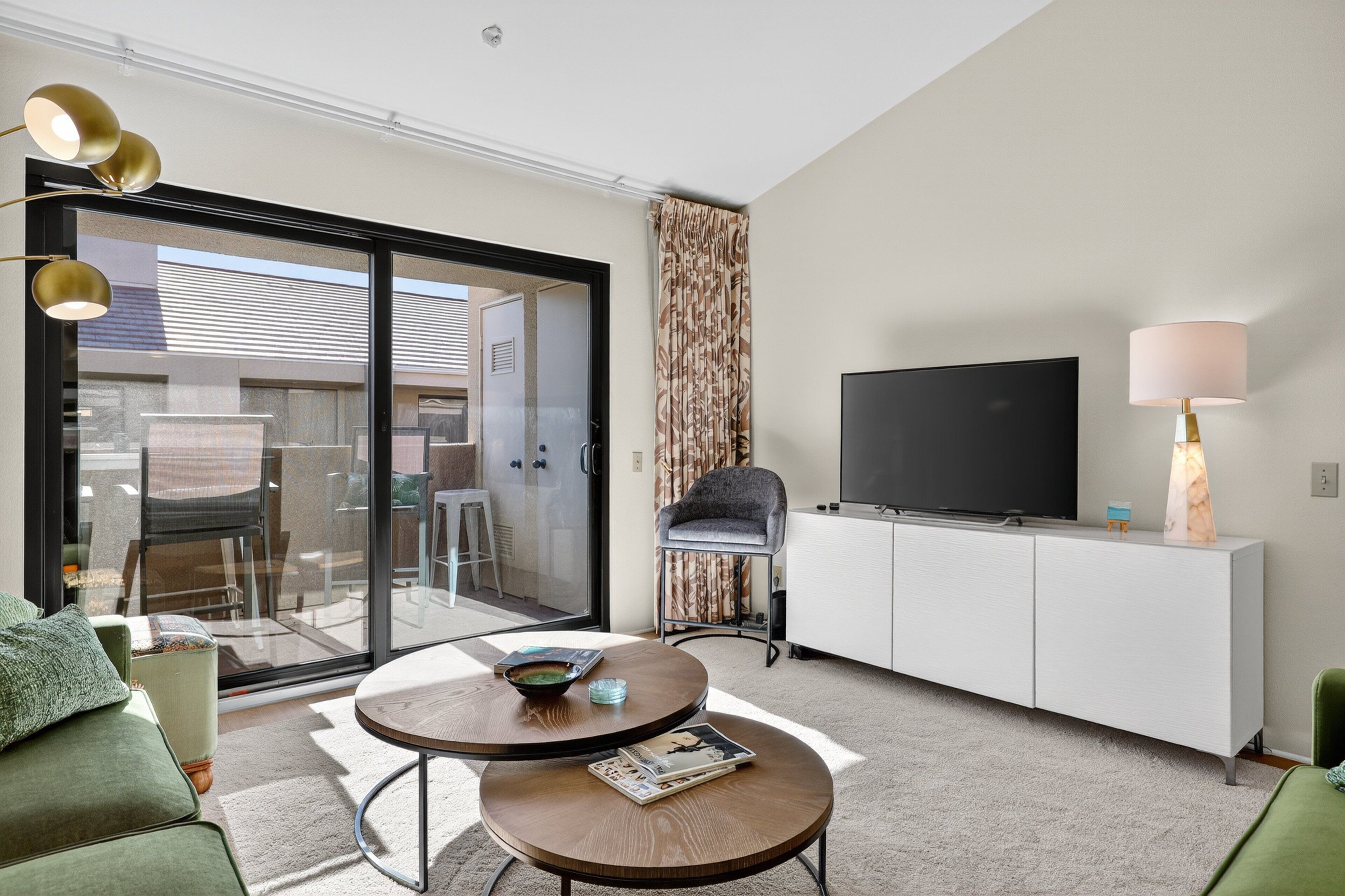 Condo, 1 quarto | Área de estar | Smart TV, serviços de streaming