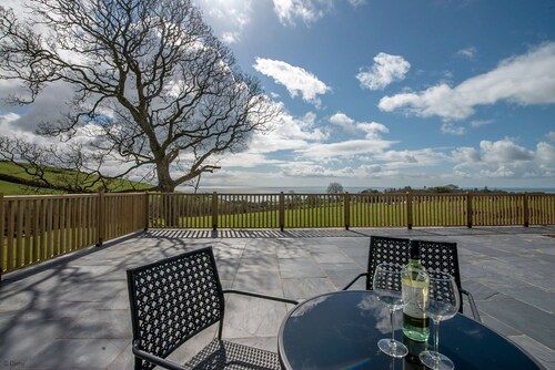 Luxury Holiday Cottage with Sea Views in Criccieth | Stabal-Ednyfed
