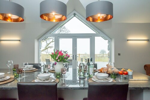 Luxury Holiday Cottage with Sea Views in Criccieth | Stabal-Ednyfed