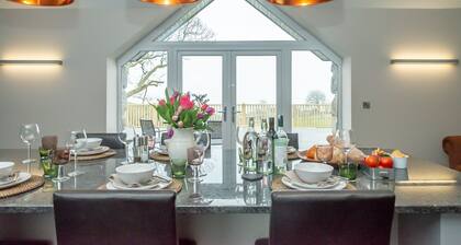 Luxury Holiday Cottage with Sea Views in Criccieth | Stabal-Ednyfed