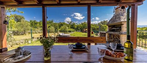 Family House, 2 Bedrooms, Fireplace (Holiday Home Ruby) | Outdoor dining