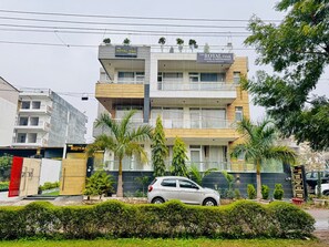 Exterior - the royal oak sec 40 hotel gurgaon (Gurugram)
