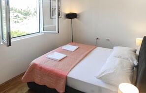 Free WiFi - 2 bedroom nice apartment in Okrug Gornji (Okrug Gornji)