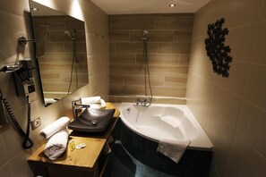 Family Suite, Valley View | Bathroom - HOTEL L'EDELWEISS (Courchevel)