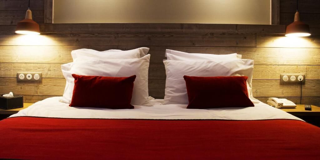 Classic Double Room, Mountain View | In-room safe, soundproofing, free WiFi