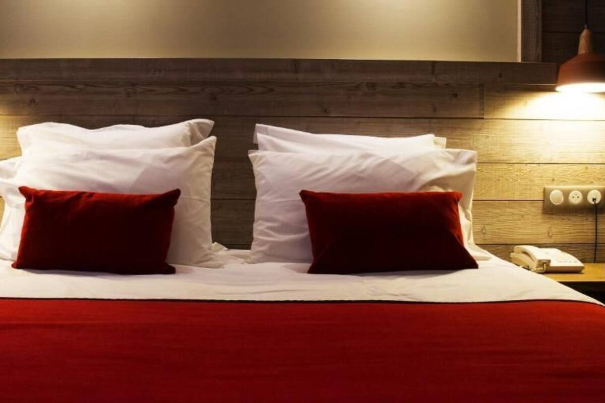 Classic Double Room, Mountain View | Peti besi dalam bilik, kalis bunyi, Wi-fi percuma