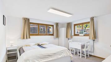 1 habitación, escritorio, wifi y ropa de cama