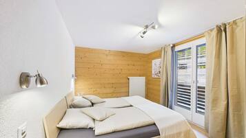 3 bedrooms, WiFi, bed sheets