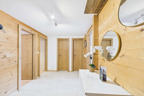 Family-Friendly Apartment with Mountain Views