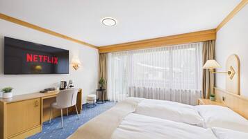 1 bedroom, desk, WiFi, bed sheets