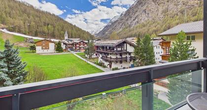 Mountain View Suite + Self Check-in near SaasFee