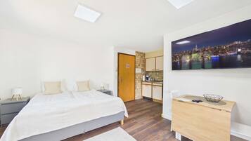 1 Schlafzimmer, Schreibtisch, WLAN, Bettwäsche