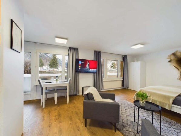 Living area - Mountain View Studio with Private Terrace (Täsch)