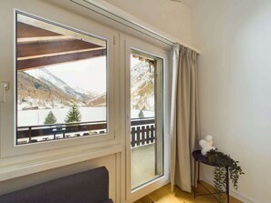 Interior - Mountain View Apartment Near Zermatt (Täsch)