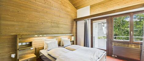 1 Schlafzimmer, Schreibtisch, WLAN, Bettwäsche