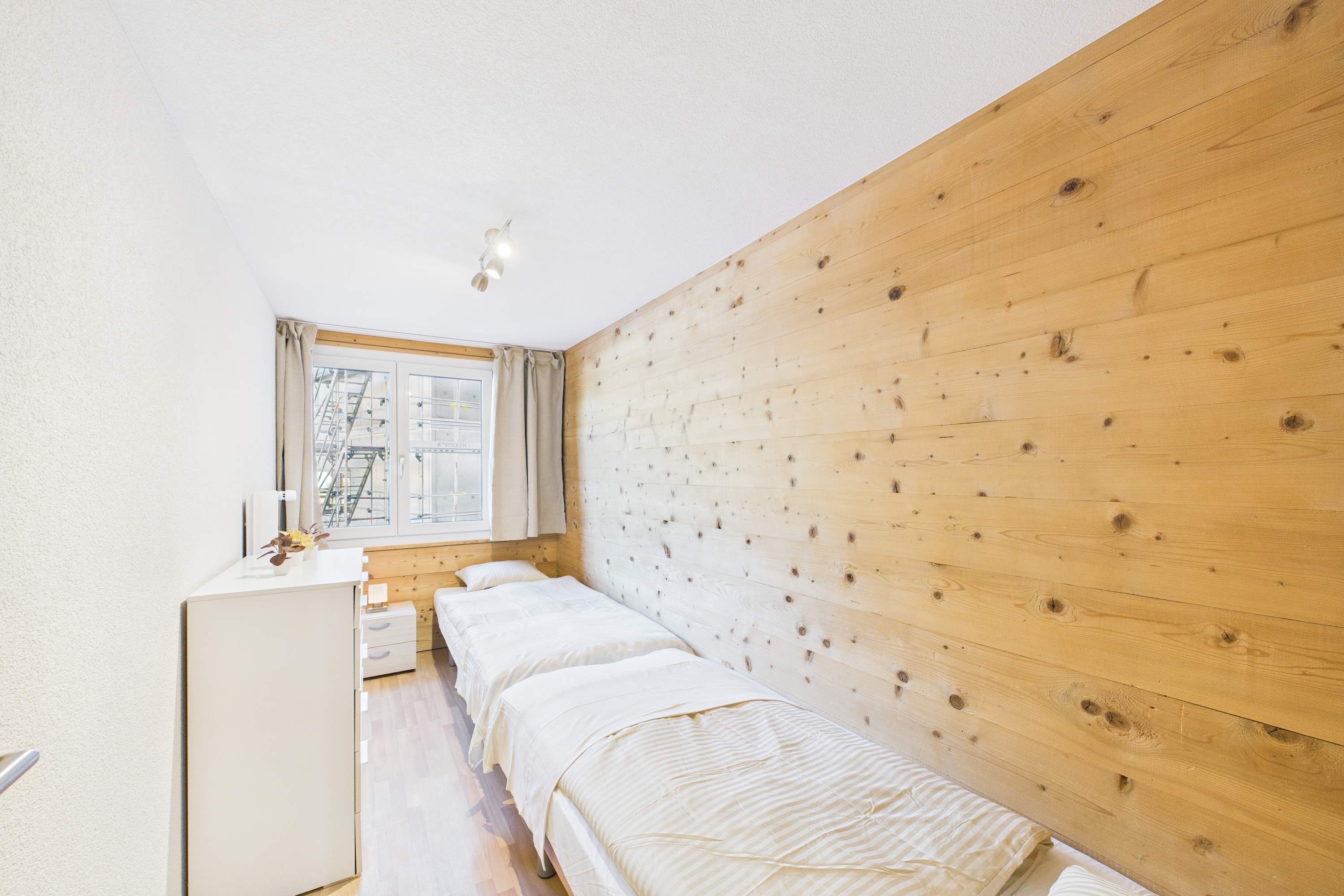 2 bedrooms, desk, travel crib, WiFi