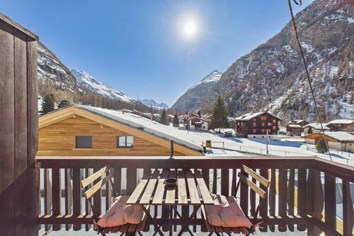 Scenic Mountain Views Apartment near Zermatt