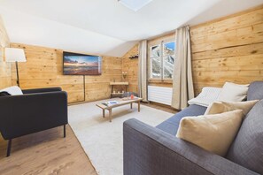 Living area - Scenic Mountain Views Apartment near Zermatt (Randa)