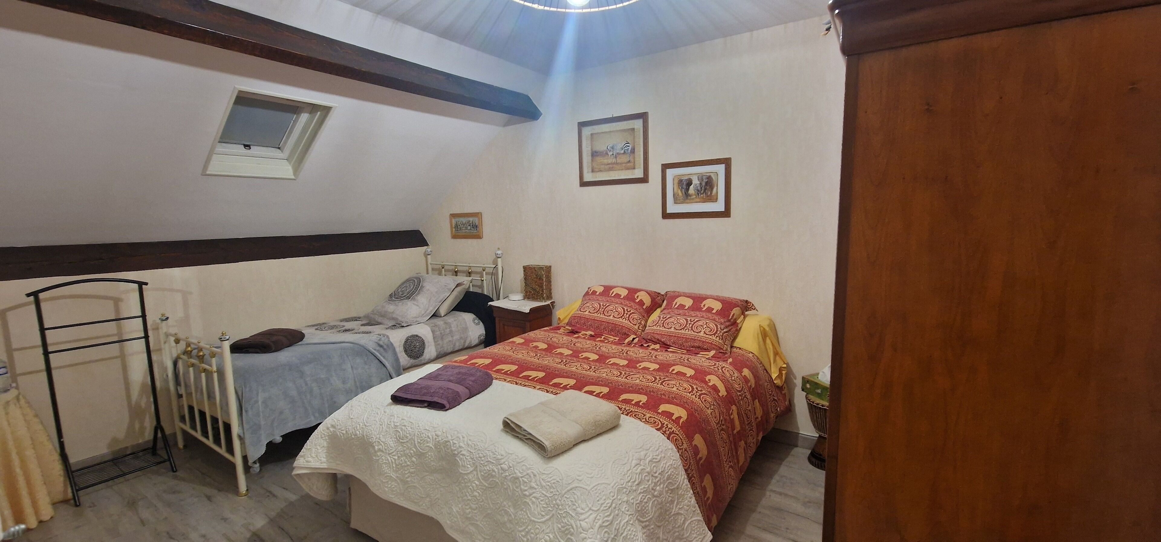 3 chambres, fer et planche à repasser, accès Internet, draps fournis
