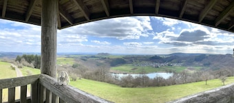 Holiday Home 'Kleine Auszeit Eifel' with Private Terrace and Wi-Fi