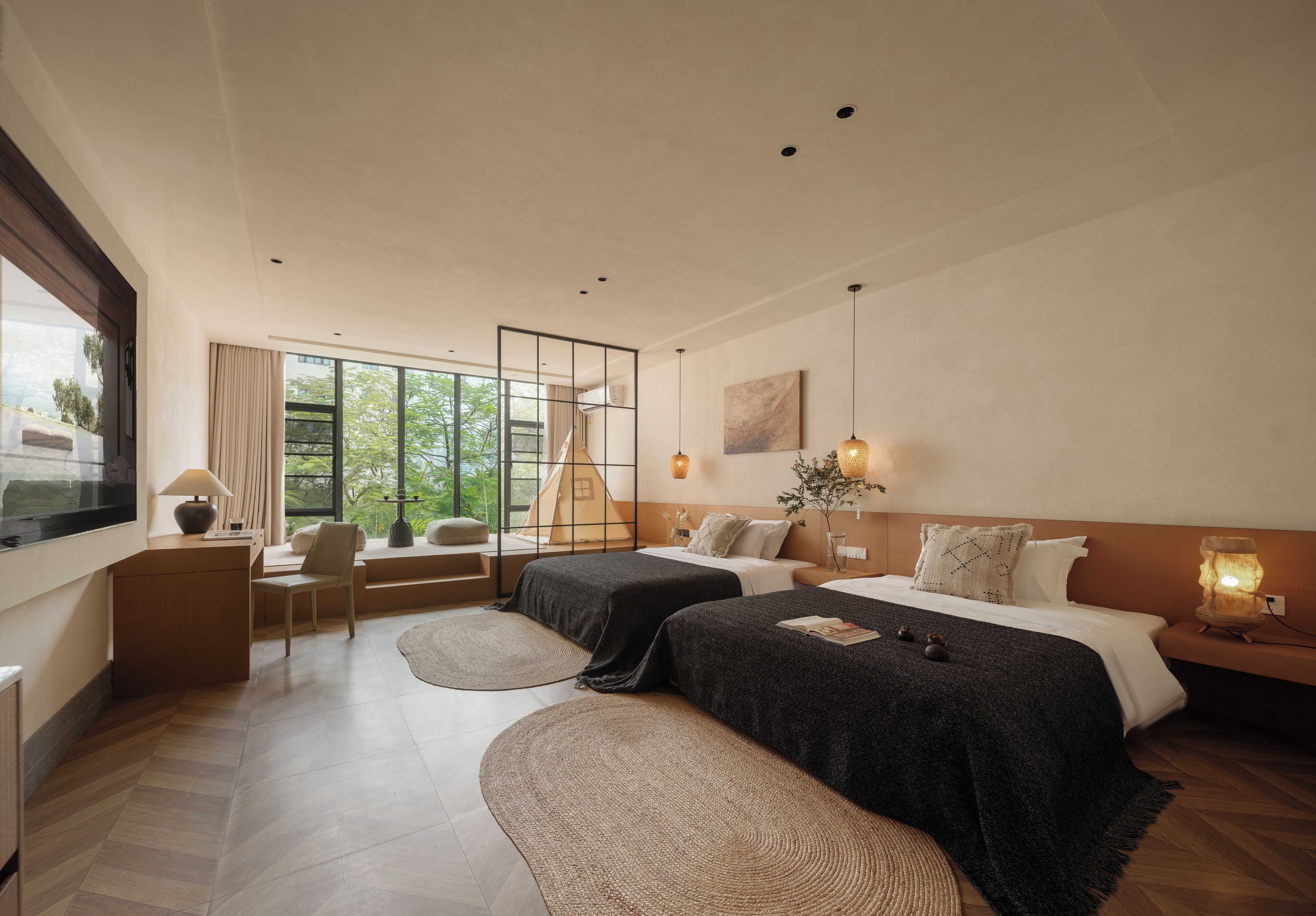 Habitación de lujo con 2 camas individuales, vista al jardín | Ropa de cama de alta calidad y decoración personalizada 