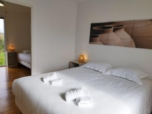 Hus | 4 soverom, strykejern/-brett og sengetøy