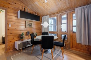 Dining - Newly Renovated 2BR Cabin in Riihivuori (Muurame)