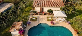 Velletri, Elegant Villa with Pool (Greta's Villa)