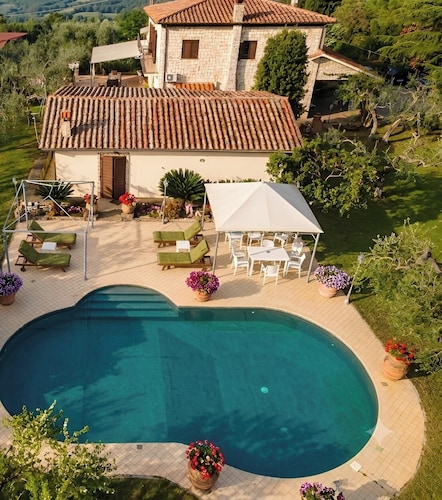 Velletri, elegant guesthouse with pool (Greta's Villa)
