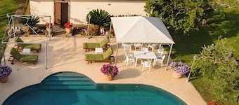 Velletri, elegant guesthouse with pool (Greta's Villa)