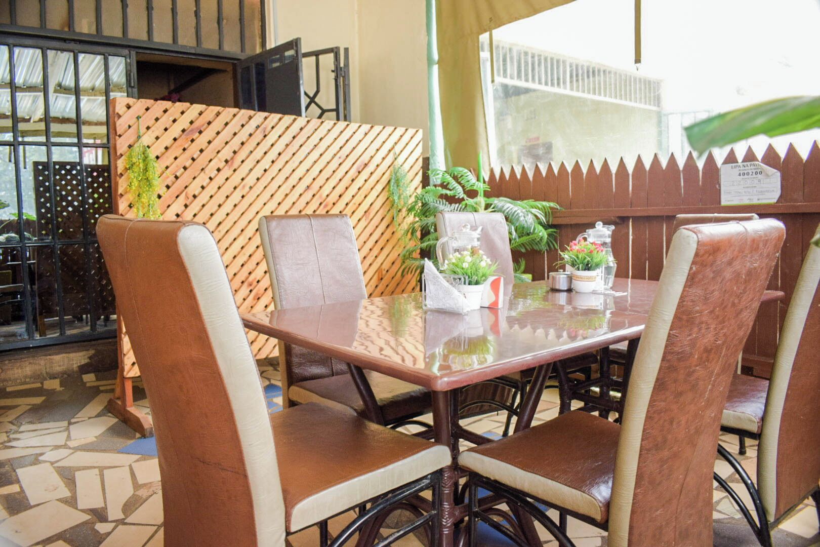 Outdoor dining