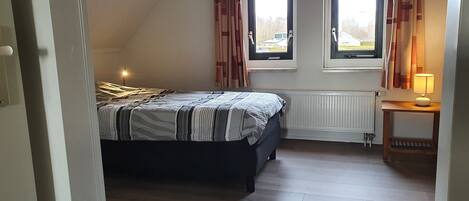 Casa | 3 quartos, individualmente mobiliados, roupa de cama