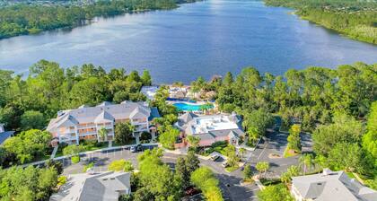 2nd Floor Condo w/ Balcony, Basketball Court, Near Theme Parks, Tennis Court