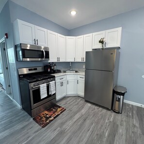 Dishwasher - Grand Deluxe 1BR Penthouse Suite near Newark Airport (Newark)