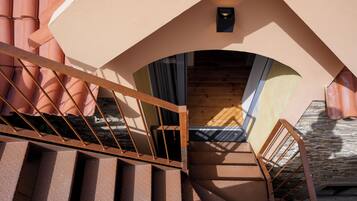 Studio Classique, balcon, vue montagne | Enceinte de l’hébergement