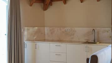 Classic Studio, Balcony, Mountain View | Private kitchenette | Mini-fridge, microwave, espresso maker, electric kettle