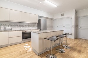 Private kitchen - Villa Dean: Private Pool | For Families | AC & WI- (Lagos)