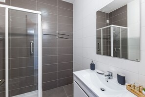 Bathroom - Moinhos: Location | Pool | Families and Couples (Lagos)